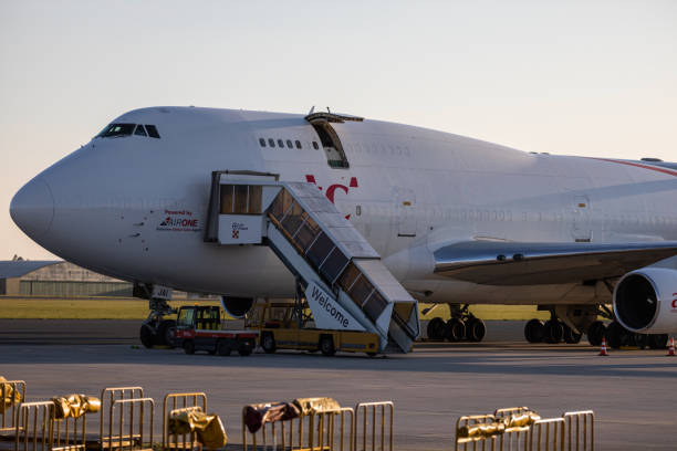 jumbo - boeing 747 airplane commercial airplane jet - fotografias e filmes do acervo