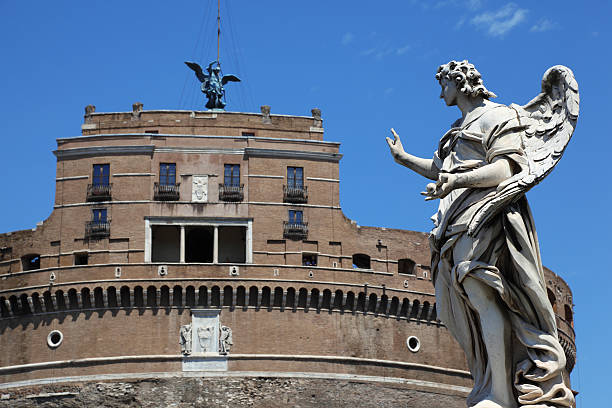 istock Sant' Angelo Castel and beautiful old sculpture in Rome 133319174
