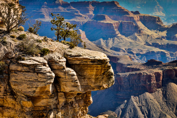 góry i dolina majestatycznego wielkiego kanionu. grand canyon, arizona, stany zjednoczone. - scenics cliff landscape canyon zdjęcia i obrazy z banku zdjęć