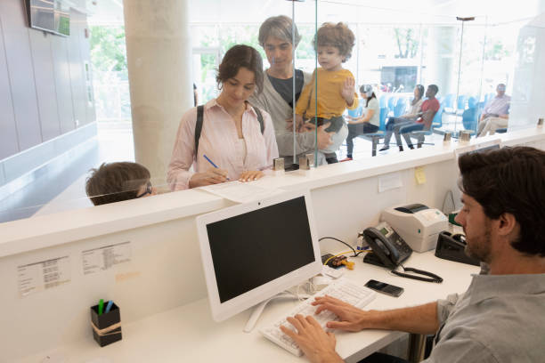 istock Family check into hospital 1333202239