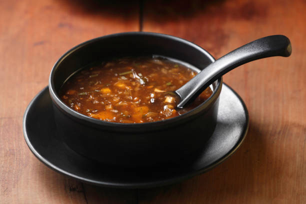 soupe chaude et aigre - condiment healthy lifestyle vinegar cooking oil photos et images de collection