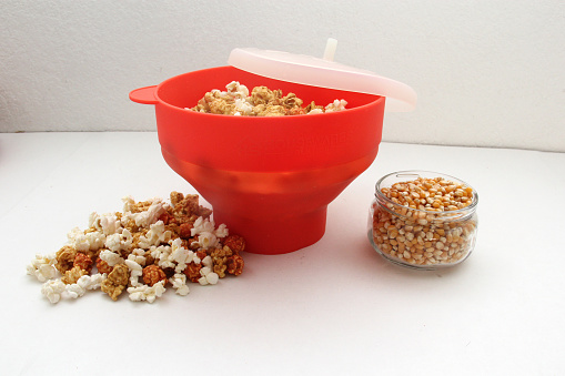 Red Collapsible Microwave Silicone Popcorn Bowl