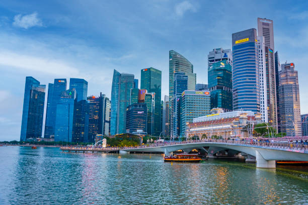 istock Singapore business district panorama over Marina Bay 1333302867