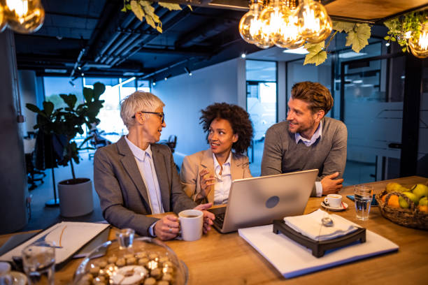 istock Business people having discussion on a coffee break 1333320198