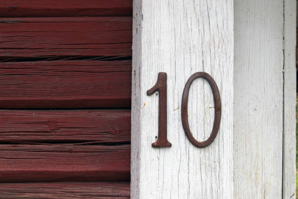 istock old house number 10 1333338867
