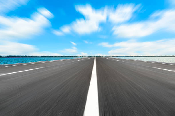 istock Asphalt road and natural scenery in spring 1333344952