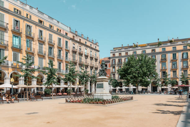 istock Sunny plaza in Girona, Spain 1333356668
