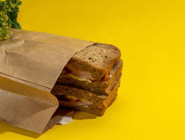 노란색 배경에 신선한 샌드위치 - club sandwich large bread breakfast 뉴스 사진 이미지