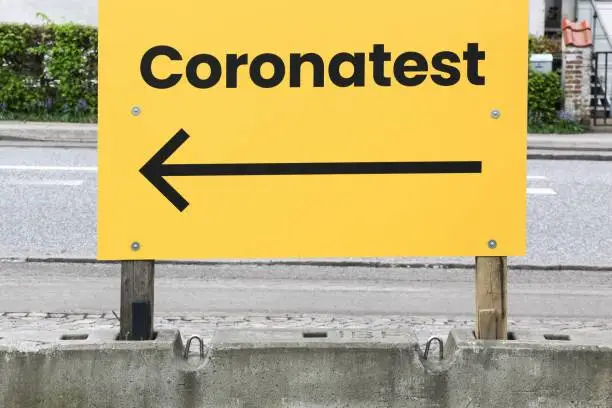 Coronatest road sign in Denmark