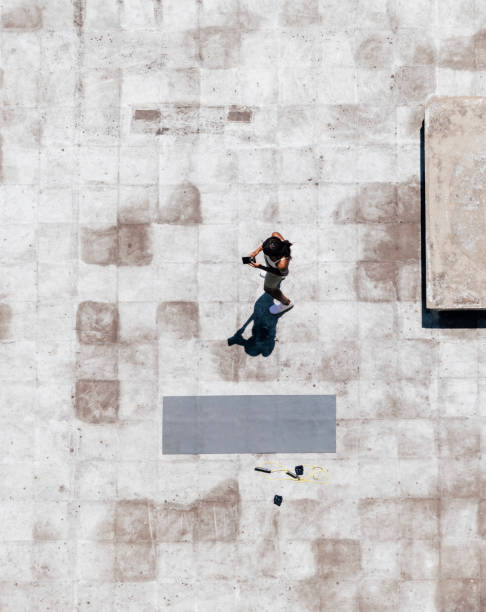 istock Street Workout: African American Woman Working Out On The Rooftop 1333638072