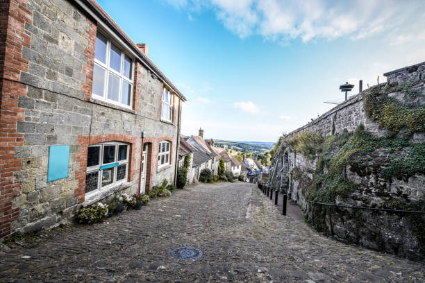istock Road Leading Downhill From Shaftesbury, UK 1333808126