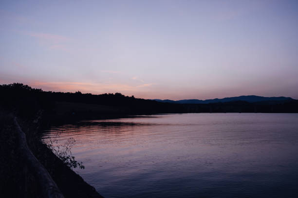 istock Sunset at Bilancino Lake 1333827973