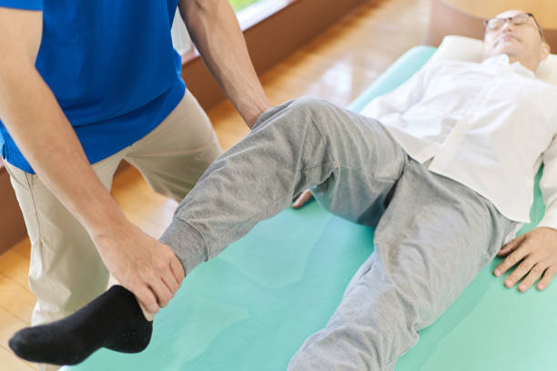 istock Elderly people with loosened leg joints 1333877477