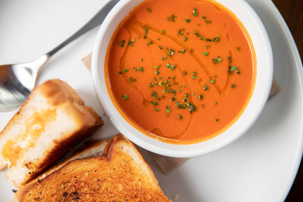 istock Grilled Cheese Sandwich and Tomato Soup 1333938449