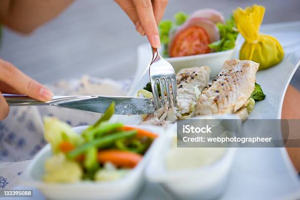 Comer - Fotografias de stock e mais imagens de Peixe - Peixe, Prato - Refeição, Marisco