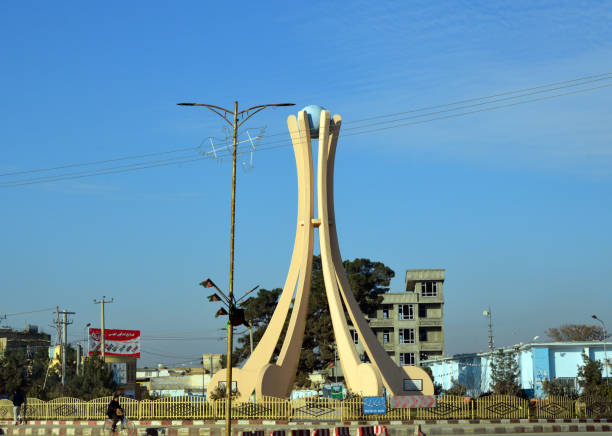 kamal nabizadeh kreisverkehr, mazar-i-sharif, afghanistan - mazar stock-fotos und bilder