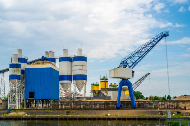 istock Cement factory in the Netherlands 1333953491