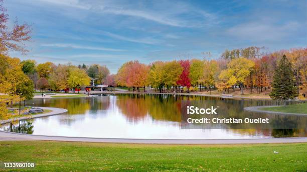 Beaver Lake At The Top Of Montroyal As Foliage Bursts With Autumn Colors Montreal Canada Stock Photo - Download Image Now