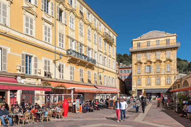 old nice, riviera francesa, frança - city of nice restaurant france french riviera - fotografias e filmes do acervo