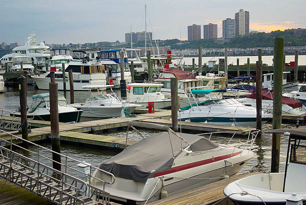istock crowded Manhattan marina with cityscape in the background 133399518