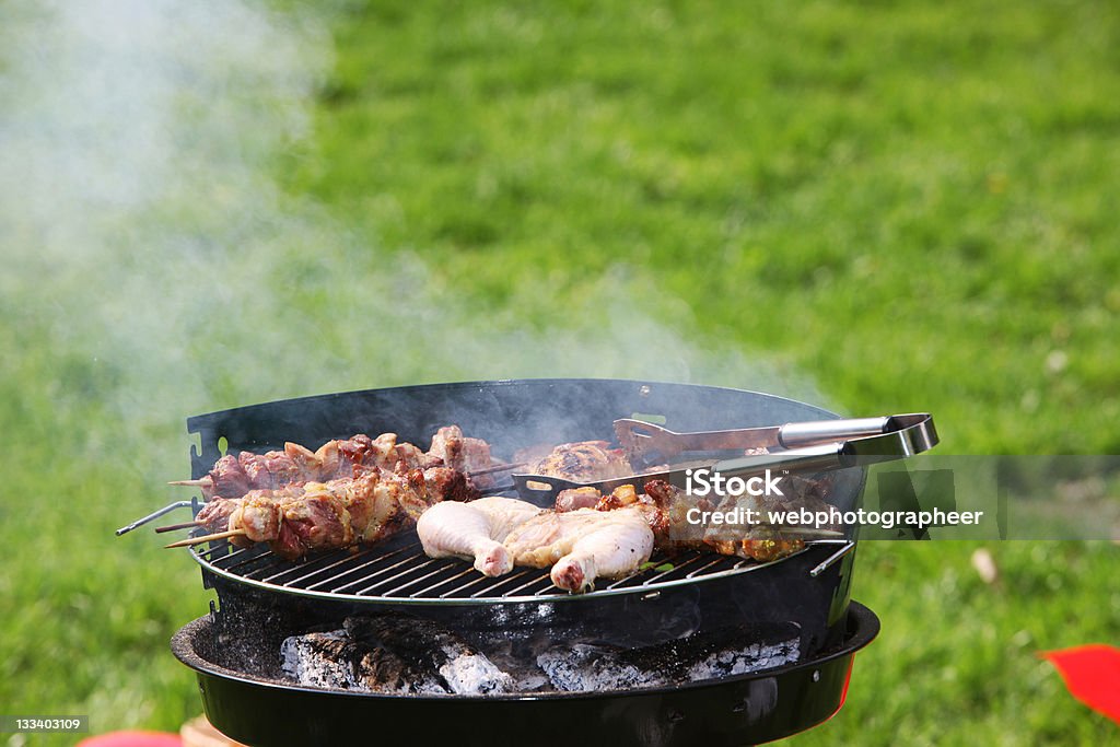 Au Barbecue - Photo de Barbecue libre de droits