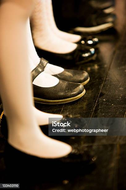 Foto de Sapatos e mais fotos de stock de Adolescente - Adolescente, Adolescentes Meninas, Aluno de Jardim de Infância