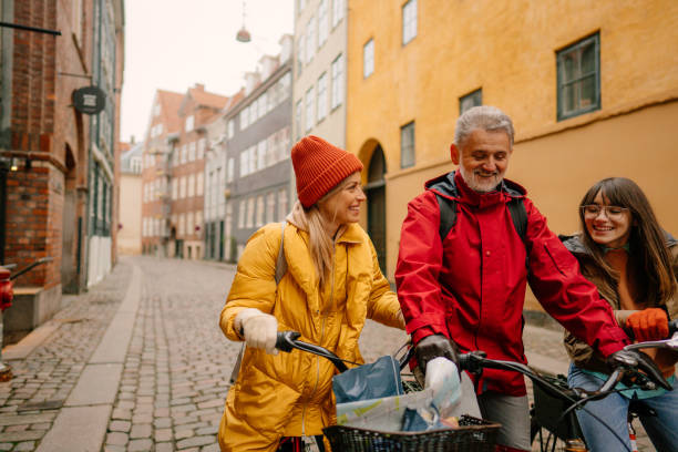 istock City bike ride with dad 1334099561