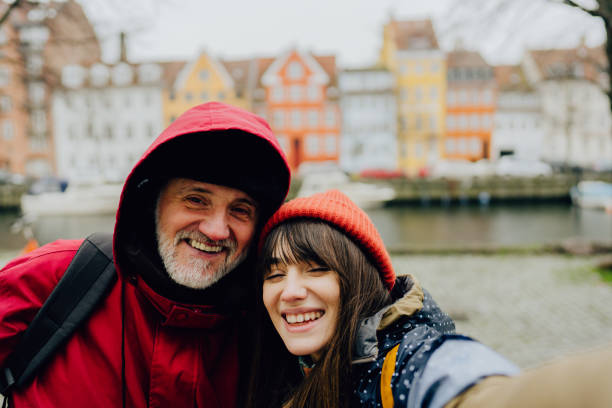 istock Discovering the city with dad 1334100304