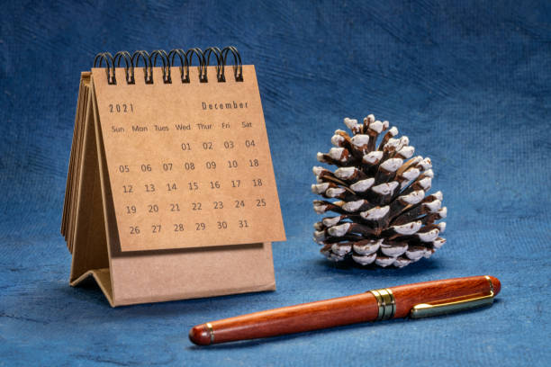 istock December 2021 - spiral desktop calendar 1334143791