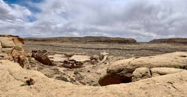 Pueblo Bonito in Chaco Culture National Historical Park in New Mexico Pueblo Bonito in Chaco Culture National Historical Park in New Mexico chaco culture national historic park stock pictures, royalty-free photos & images