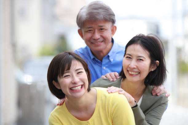 istock Smiley parent and child 1334247553