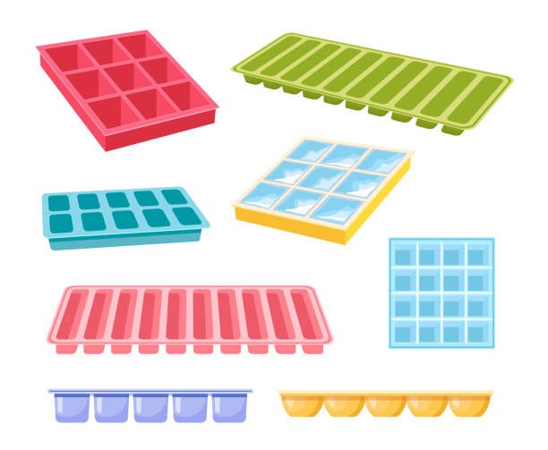 zestaw ikon ice cube trays o różnych kolorach i kształtach izolowanych na białym tle. sprzęt do zamrażania wody - plastic tray stock illustrations