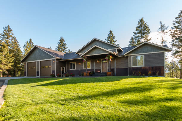 istock Bright sunny day and one story home 1334405721
