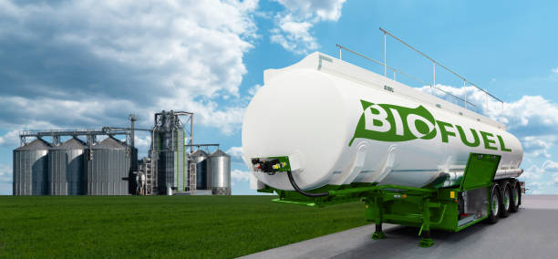 serbatoio con la scritta biofuel sullo sfondo dei silos - e85 foto e immagini stock