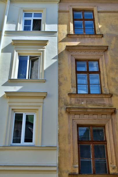 Renovated house vs old house in the town