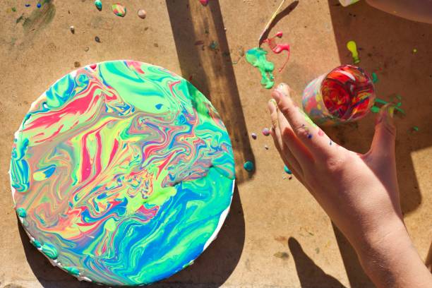 istock The Making of a Marbled Effect Painting 1334540291