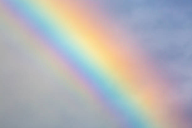 regenbogen färbt den himmel. - religiöse darstellung stock-fotos und bilder