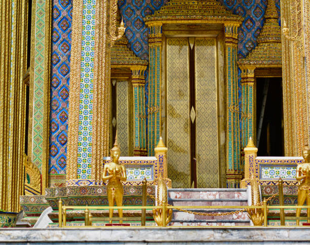 istock Grand Palace Bangkok 1334552313