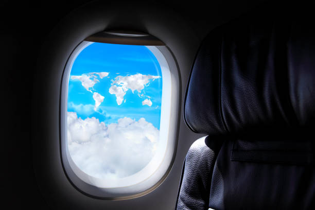 concepto de transporte global de ventana de avión - silla al lado de la ventana fotografías e imágenes de stock