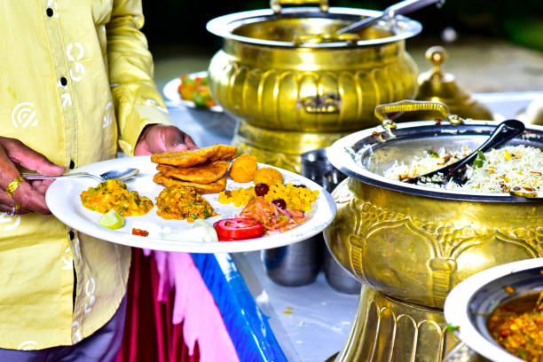 結婚式でインドの伝統的な食べ物 - traditional foods ストックフォトと画像
