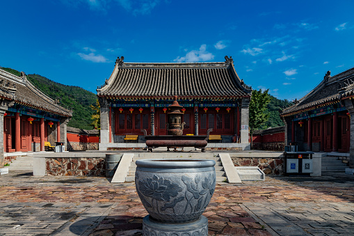 Yaji Mountain is a holy land of Taoism in North China, named for its towering peaks like the hairs of ancient girls. According to legend, there were Taoist priests practicing in the mountains in the Tang Dynasty, and the Ming Dynasty gave a plaque \
