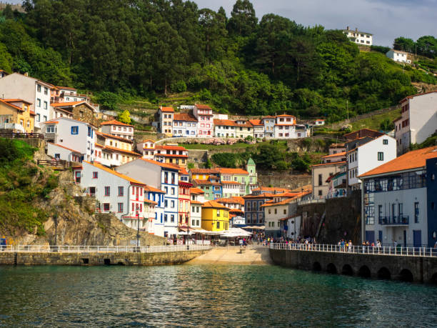 istock Town of Cudillero 1334886594