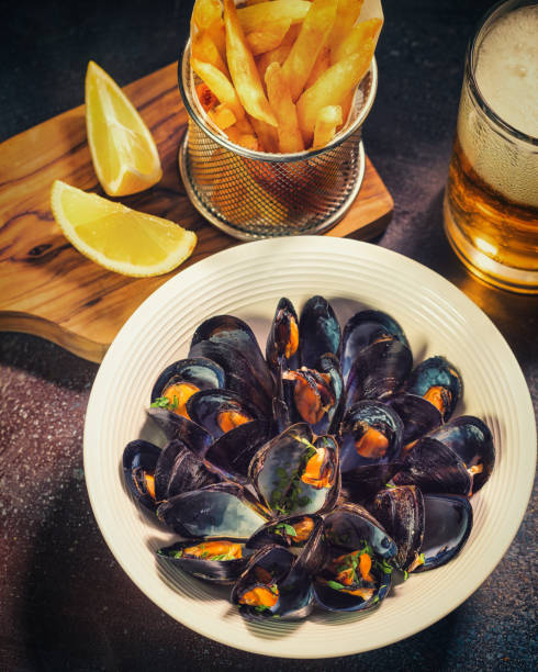 istock Freshly Steamed Mussels 1334910791