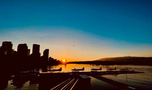 istock Waterplane in Vancouver 1335024625