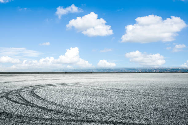 istock Empty and clean asphalt road and skyline view in summer 1335035426