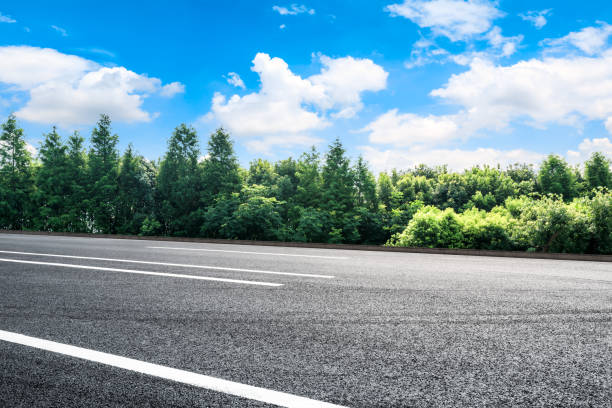 istock Empty and clean asphalt roads and natural landscapes in spring 1335035508