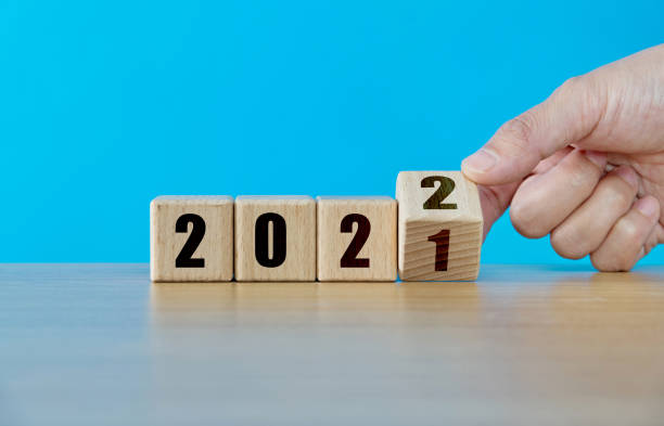 zmiana na nowy rok 2021 na 2022 - year block cube new years eve zdjęcia i obrazy z banku zdjęć