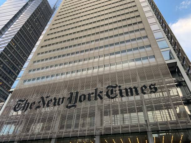 new york times gebäude in nyc - times up stock-fotos und bilder