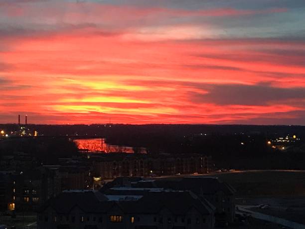 istock Red Sky over Kansas City 1335071762