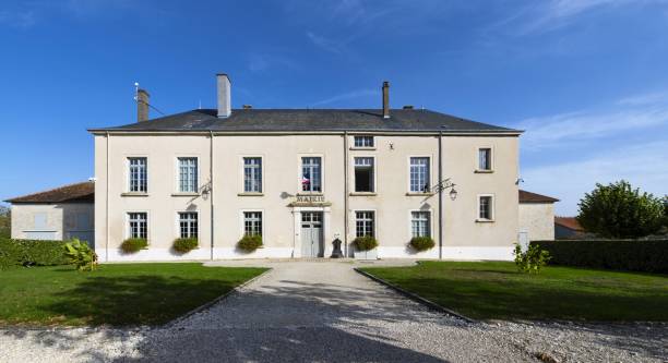 ayuntamiento de colombey-les-deux-églises, francia - charles de gaulle fotografías e imágenes de stock